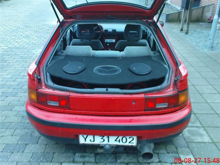 Mazda 323f Solgt billede 4