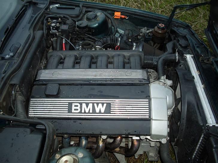 BMW E34 520i - 525i (solgt) billede 4