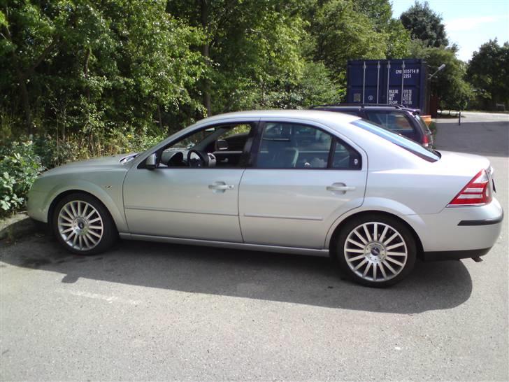 Ford Mondeo 2,0 Ghia Solgt billede 1