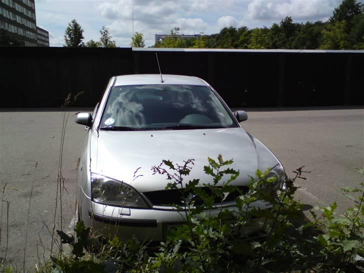 Ford Mondeo 2,0 Ghia Solgt billede 5