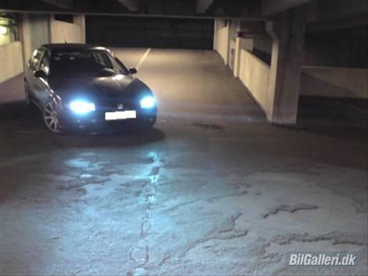 Seat Leon 20VT *totalskadet* billede 12