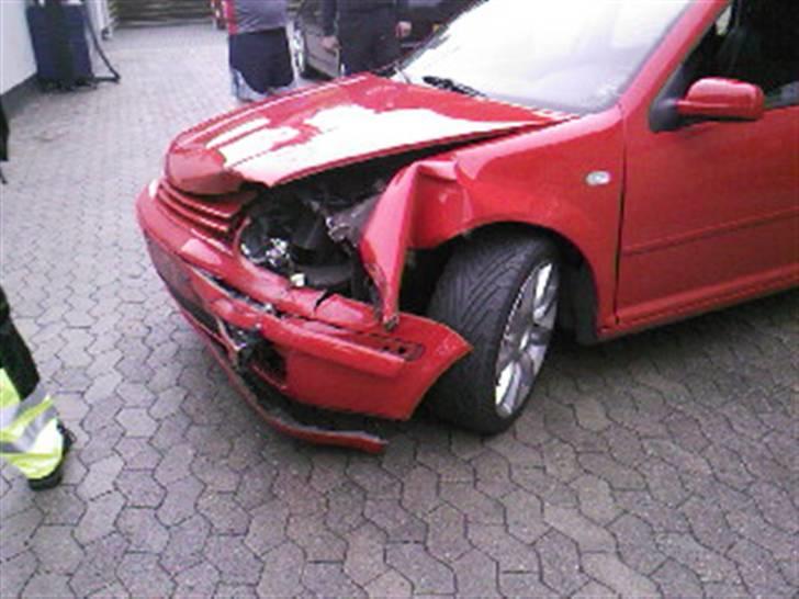 VW golf 4 > totaltskadet billede 12