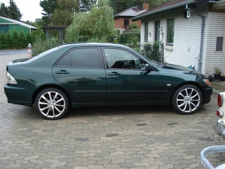 Lexus IS200 SD billede 6