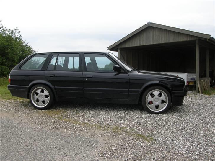 BMW 320i Touring    SOLGT   billede 1