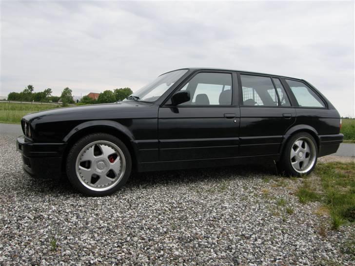 BMW 320i Touring    SOLGT   billede 2