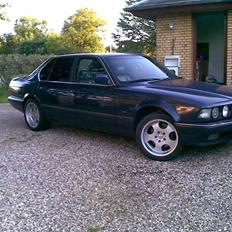 BMW 750i