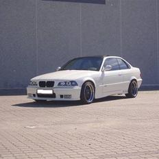 BMW 325i Coupe (Solgt)