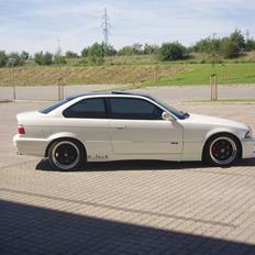 BMW 325i Coupe (Solgt)