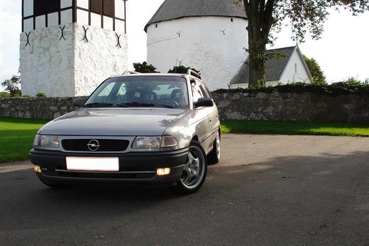 Opel Astra F Caravan SOLGT billede 9