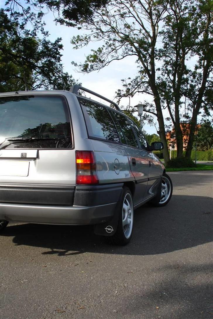 Opel Astra F Caravan SOLGT billede 13