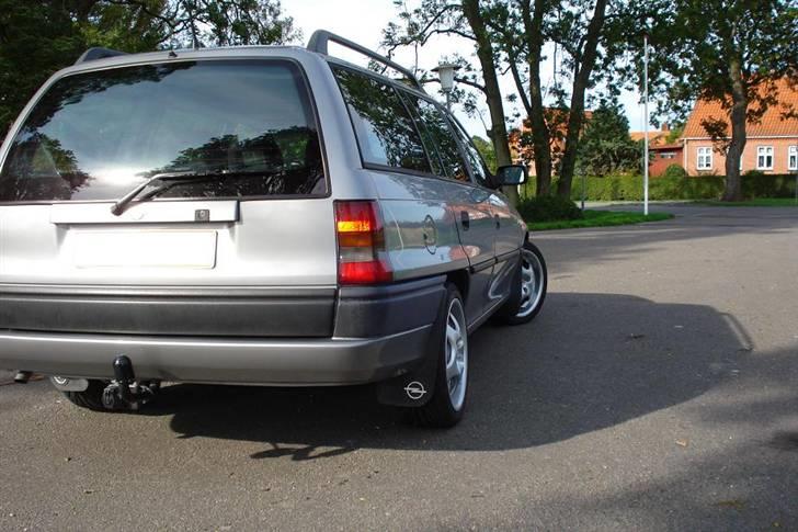 Opel Astra F Caravan SOLGT billede 14