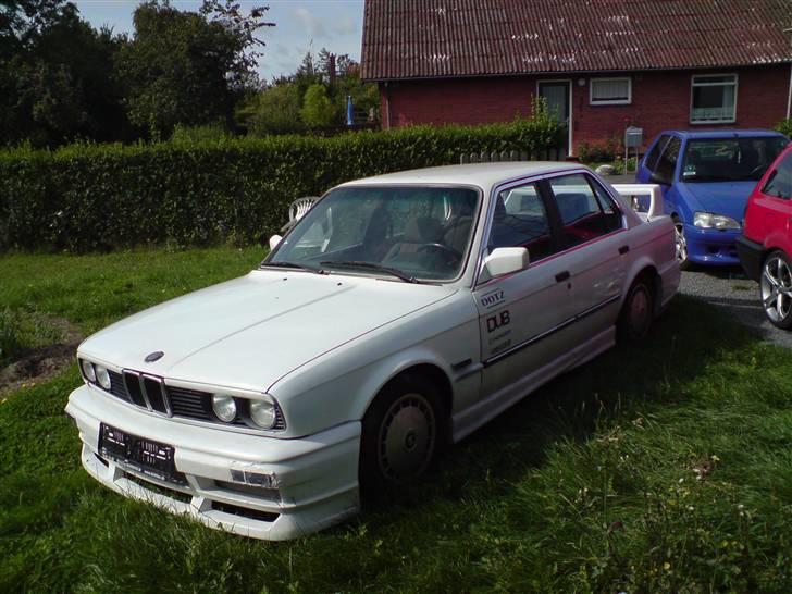 BMW E30 320i *SOLGT* billede 1