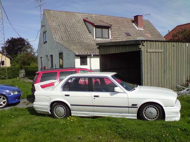 BMW E30 320i *SOLGT* billede 2