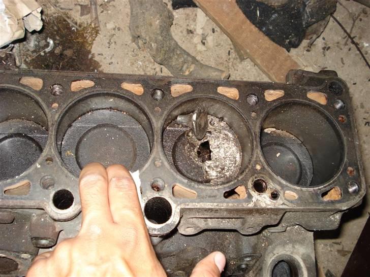 VW Golf 1 Cabrio Karmann - Den gamle (bedre) motor som nok ikke kommer ud og køre igen. snøft billede 16