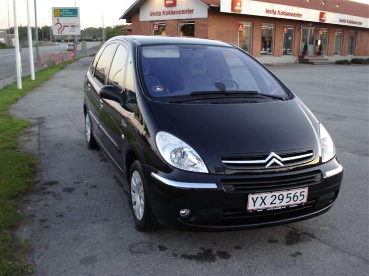 Citroën Xsara Picasso 1.6i -SOLGT billede 2