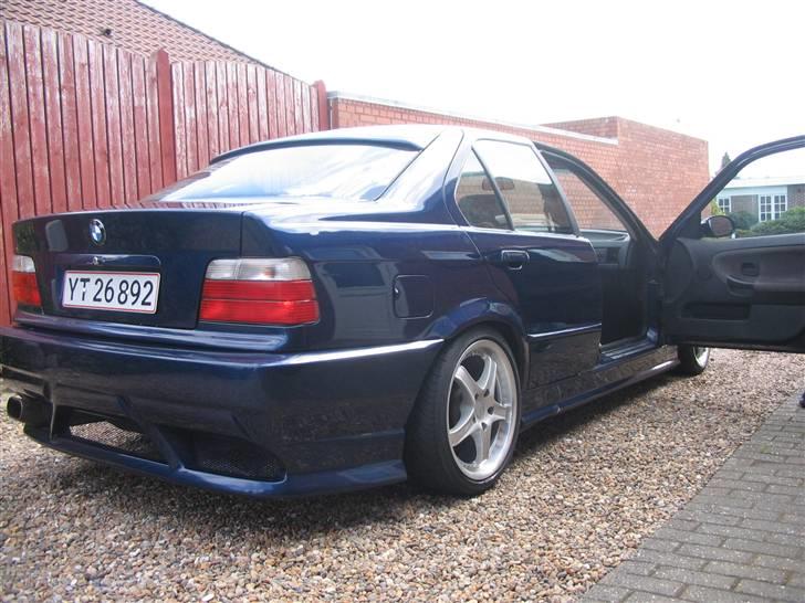 BMW E36 320 billede 6