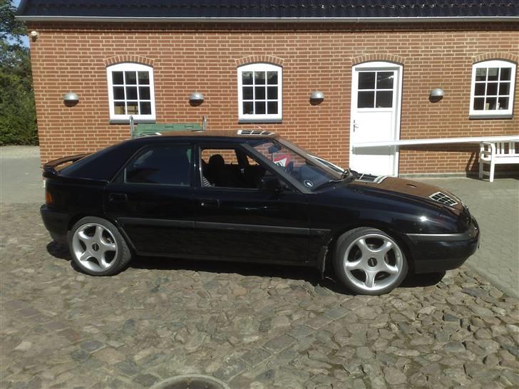 Mazda 323F GT solgt billede 3