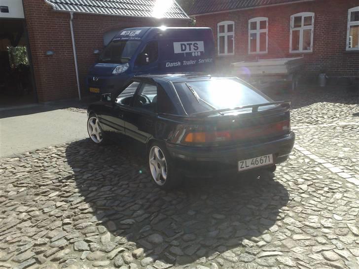 Mazda 323F GT solgt billede 4