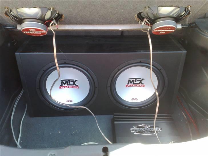 Mazda 323F GT solgt billede 9