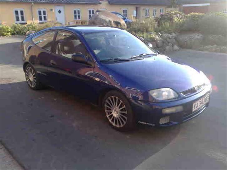 Mazda 323c " SOLGT " billede 1