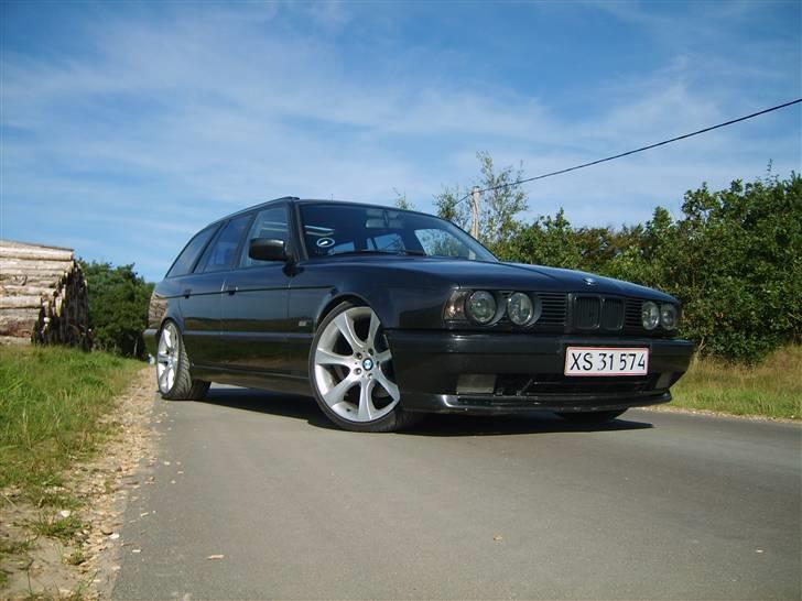 BMW 525i Touring >SOLGT< billede 1