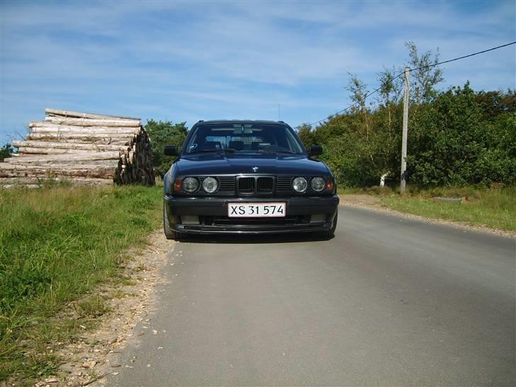 BMW 525i Touring >SOLGT< billede 2