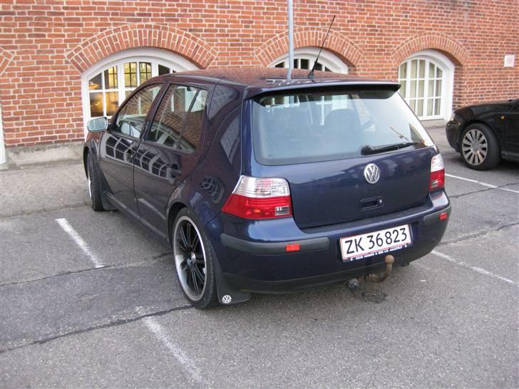 VW Golf 4 (totalskadet) billede 2