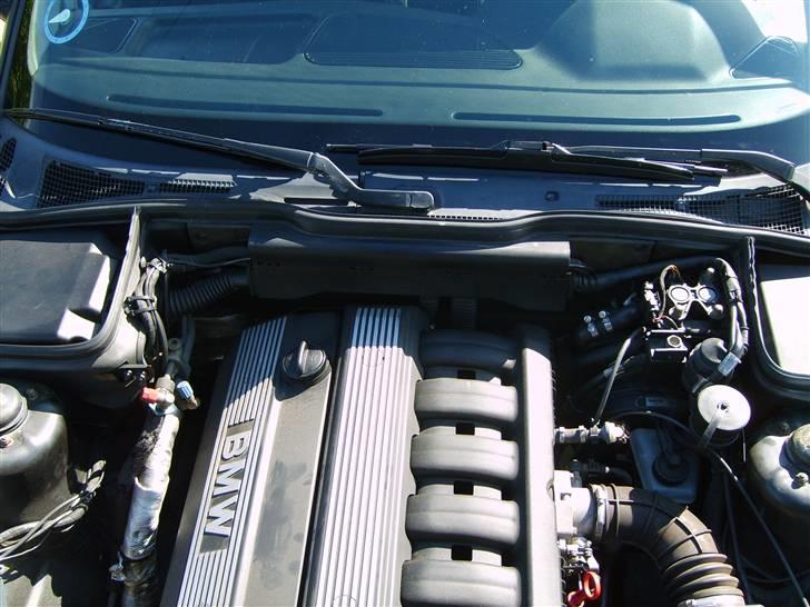 BMW 525i Touring >SOLGT< billede 13