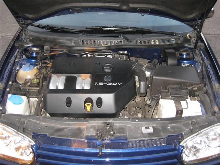 VW Golf 4 (totalskadet) billede 6