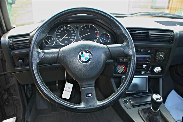 BMW 320i Touring SOLGT billede 19