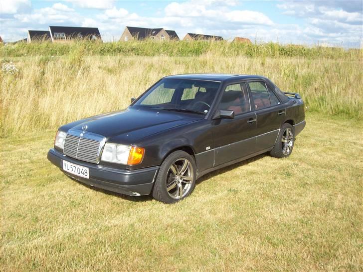 Mercedes Benz  300 D W124 billede 1