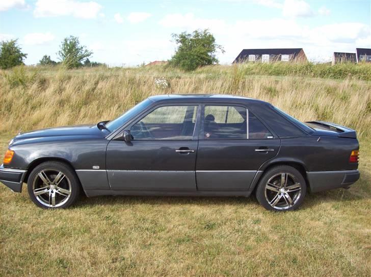 Mercedes Benz  300 D W124 billede 5