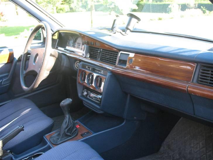Mercedes Benz 190 E SOLGT billede 10