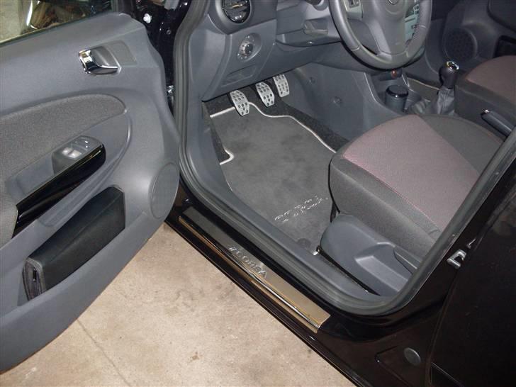 Opel Corsa D 1,4 Sport 5 Dr. billede 7