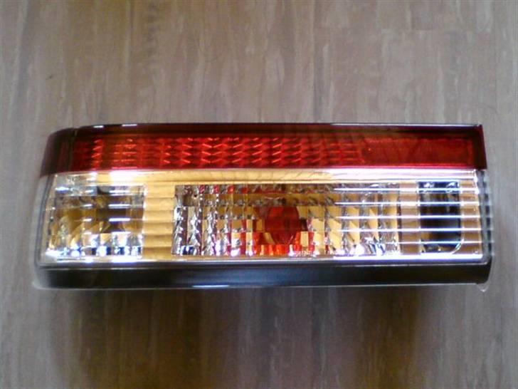 Toyota corolla ae86 *SOLGT* - de nye baglygter. kommer på når resten af bilen er sommerklar igen! billede 15