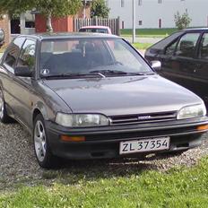 Toyota corolla 1,3 xli  Solgt
