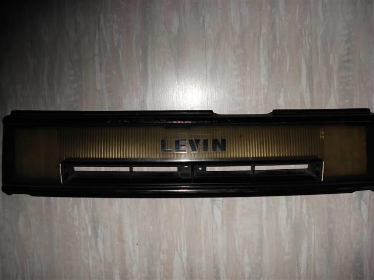 Toyota corolla ae86 *SOLGT* - så er der blevet malet lidt på fronten.. :-) billede 16