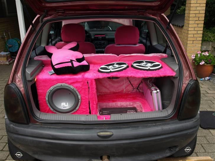 Opel Corsa 1,4i Swing TIL SALG - Anlæg . Min kæreste og 2 af hans venner har lavet det til mig :D  billede 13