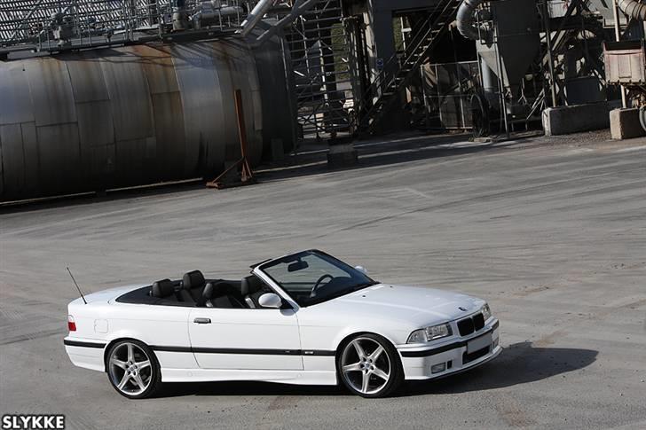 BMW 325i Cabriolet *Solgt* billede 3