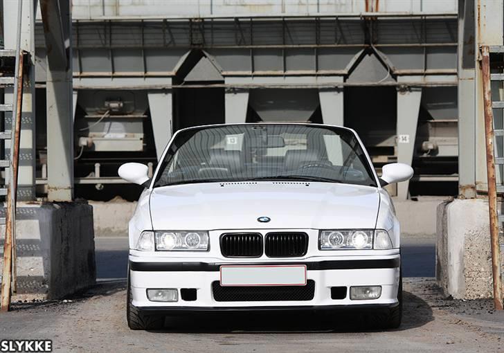 BMW 325i Cabriolet *Solgt* billede 5