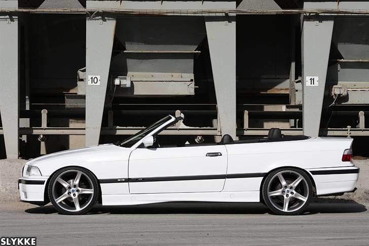 BMW 325i Cabriolet *Solgt* billede 6