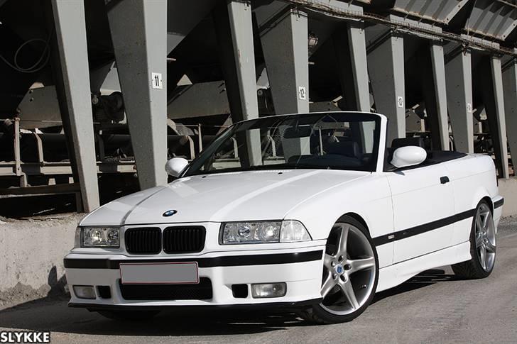 BMW 325i Cabriolet *Solgt* billede 8