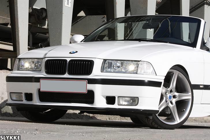 BMW 325i Cabriolet *Solgt* billede 9