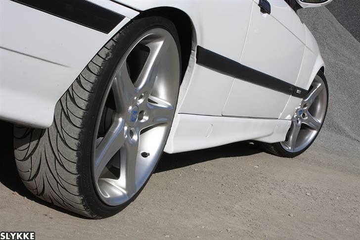 BMW 325i Cabriolet *Solgt* billede 14