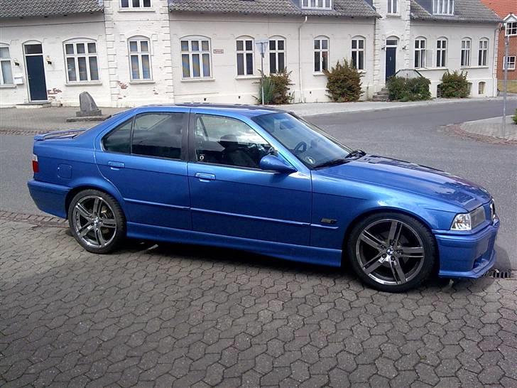 BMW 325 I Vanos billede 4