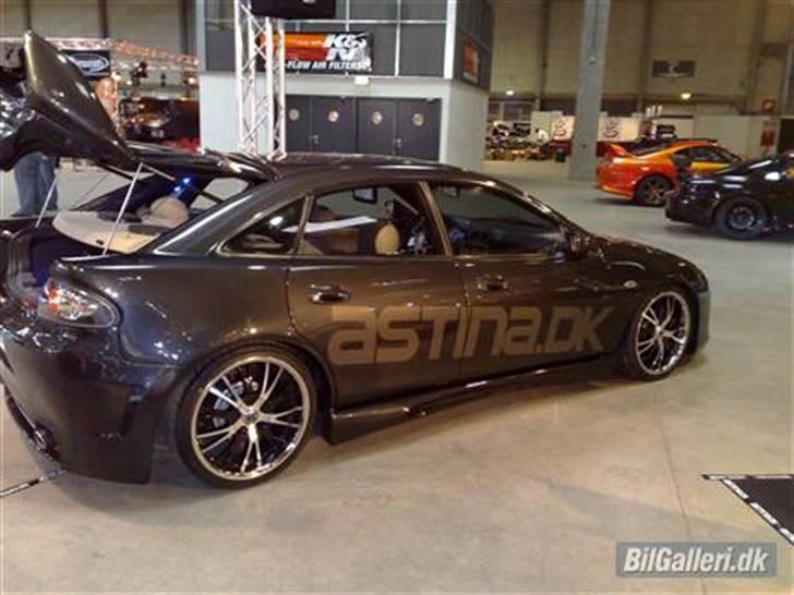 Mazda 323 f SOLGT billede 1