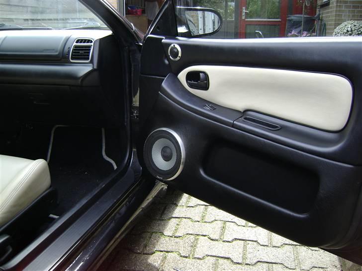 Mazda 323 f SOLGT billede 5