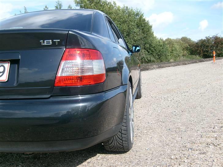 Audi A4 1,8T SOLGT - Bagfra billede 1