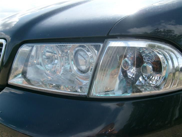 Audi A4 1,8T SOLGT - Angel eyes med 8000 kelvin xenon billede 5