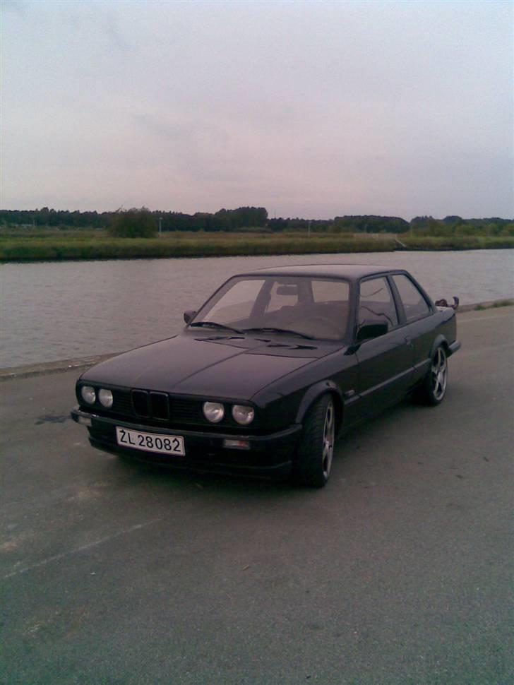 BMW e30 320i solgt billede 1